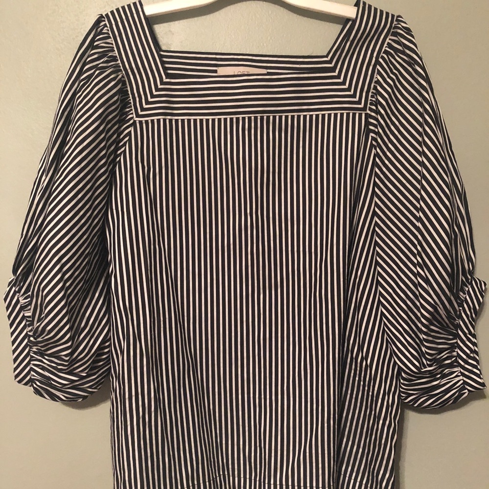 Loft bubble sleeve top